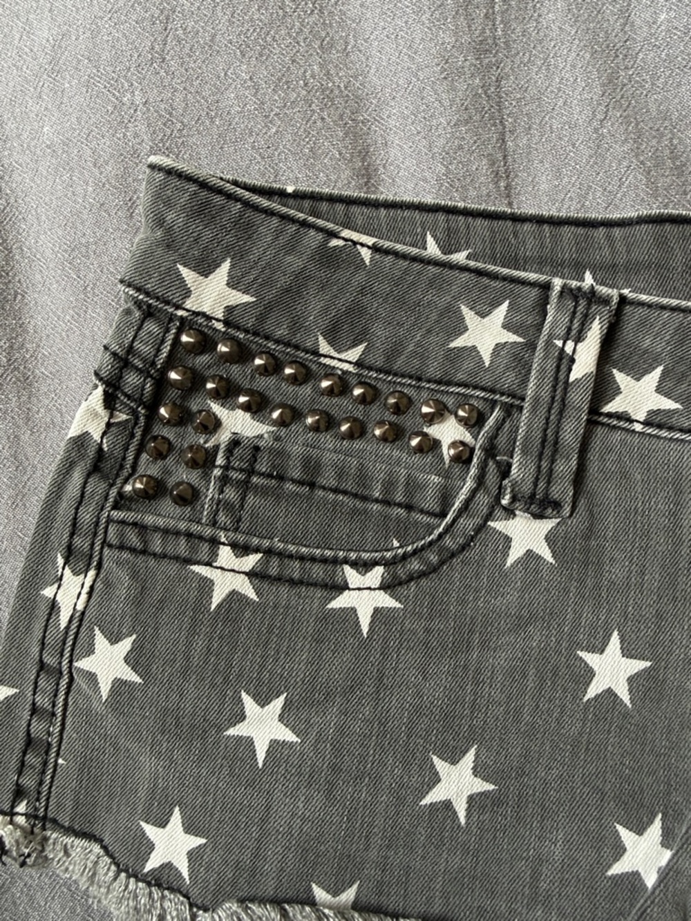 Frankie B. Star-Print Distressed Denim Shorts - Gray & White - Picture 3 of 7